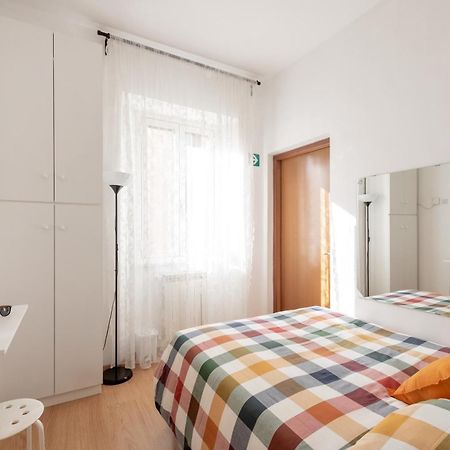 Central Little Basic Apartment Рим Экстерьер фото