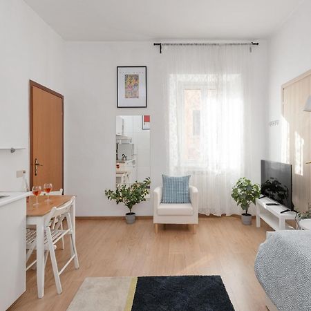 Central Little Basic Apartment Рим Экстерьер фото