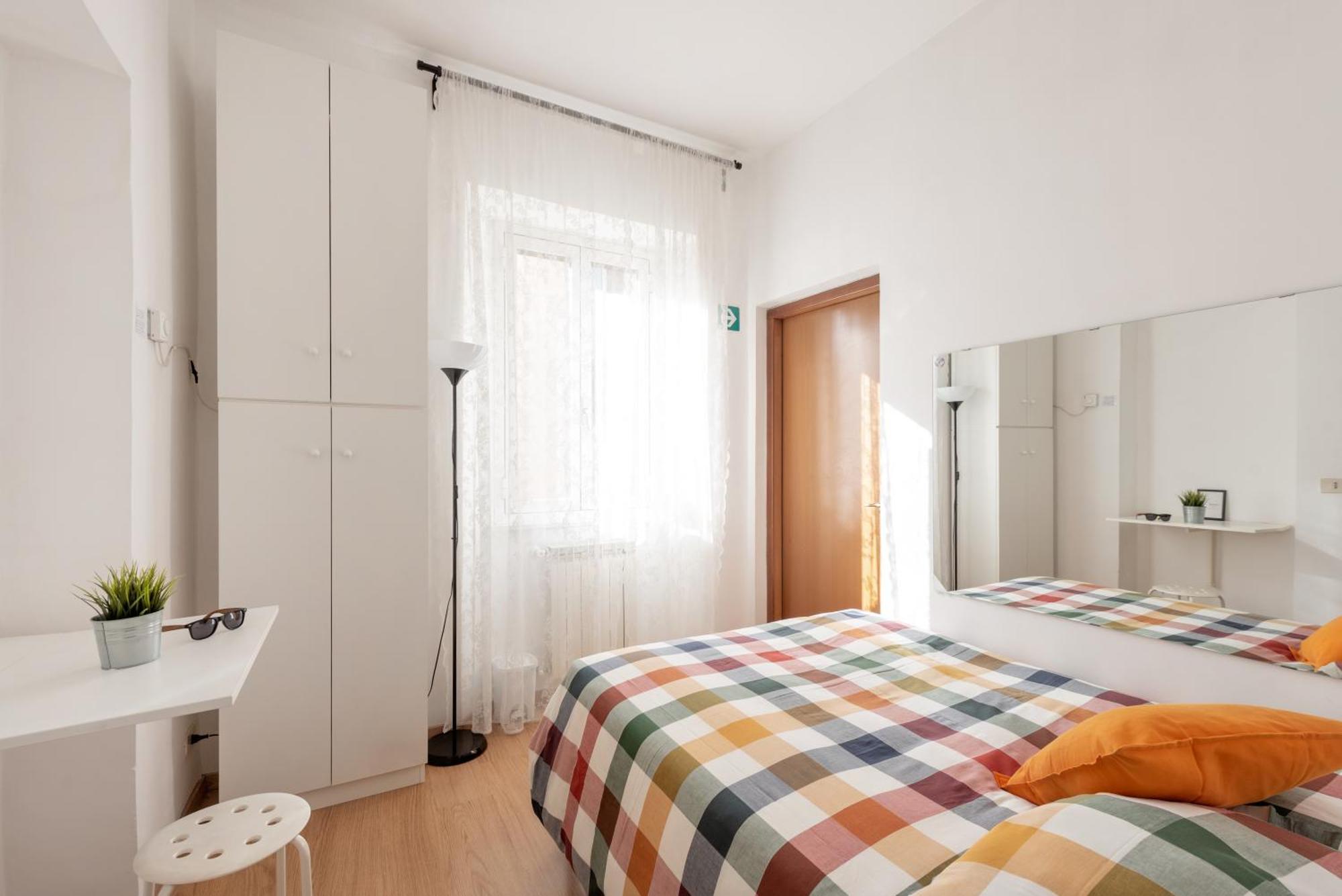 Central Little Basic Apartment Рим Экстерьер фото
